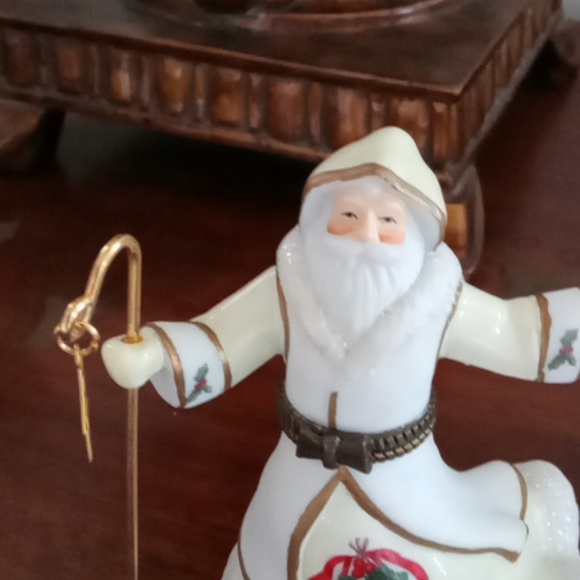 Midwest of Canon Falls Hinged Santa Trinket Box - Picture 5 of 7